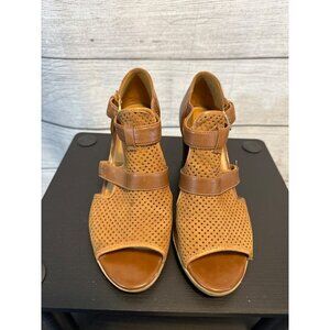 Naturalizer Tan Draft Sandal Size 7